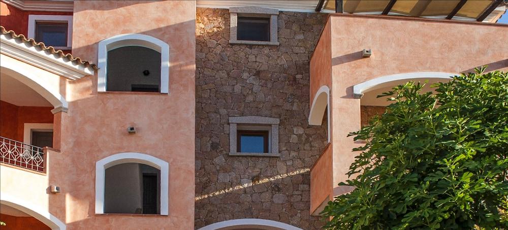 La Reggia Di Nausicaa Aparthotel Santa Teresa Gallura Exterior foto